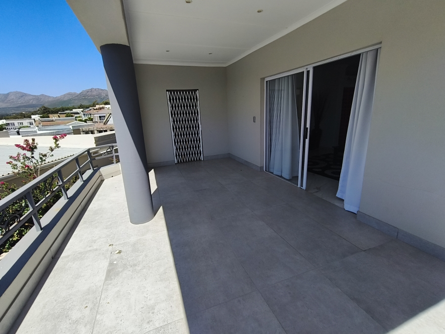 To Let 4 Bedroom Property for Rent in Mountainside Western Cape